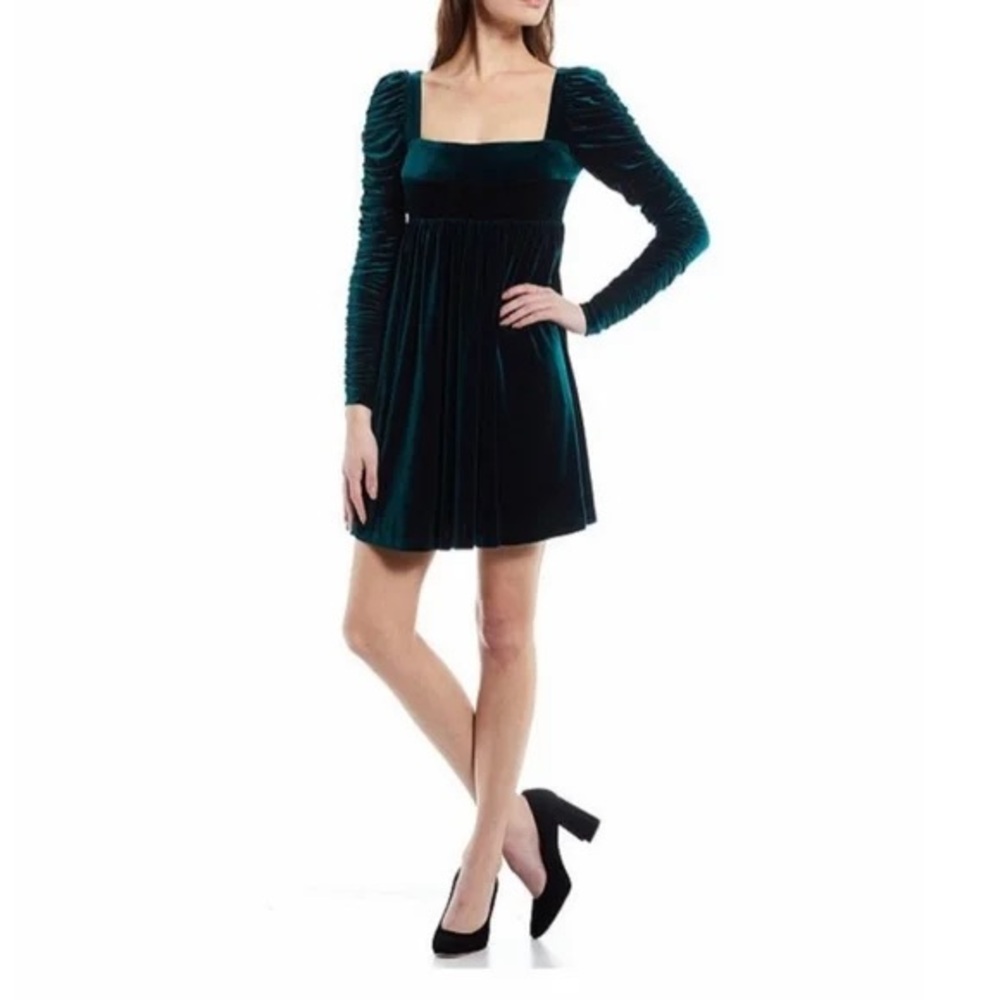 Antonio Melani Marcella Green Velvet Square Neck Long Ruched Sleeve Dress Size 0